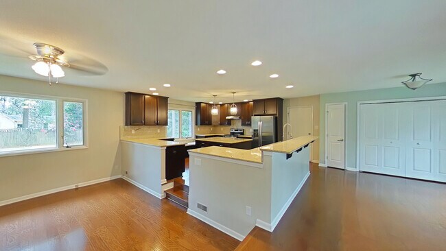 Photo - 6541 Uppingham Rd