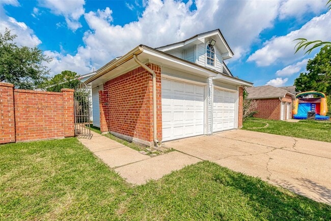 Photo - 9310 Corner Oaks Ln