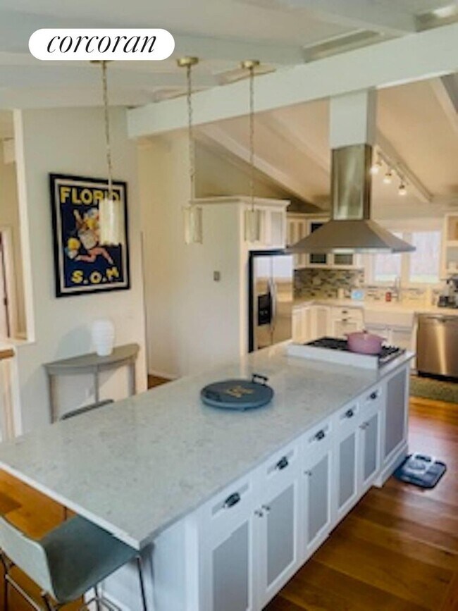 Photo - 86 Runnymede Dr