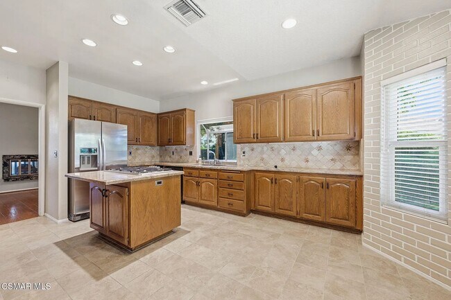 2085 Brookfield Dr