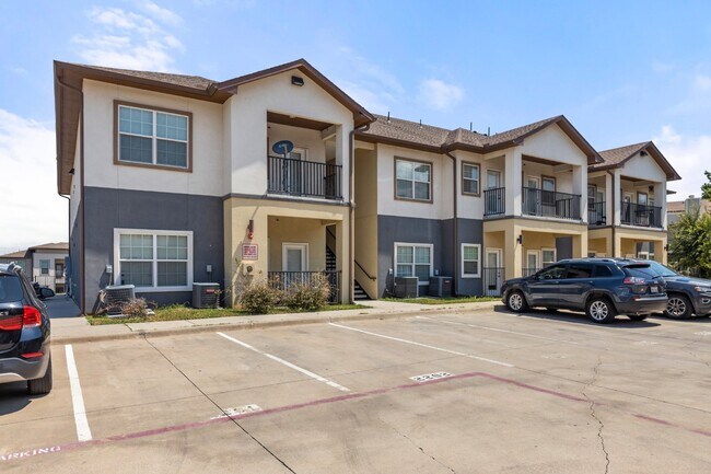 NOW LEASING! 1 and 2 bedroom apartments. - NOW LEASING! 1 and 2 bedroom apartments. Unit Apt 1207