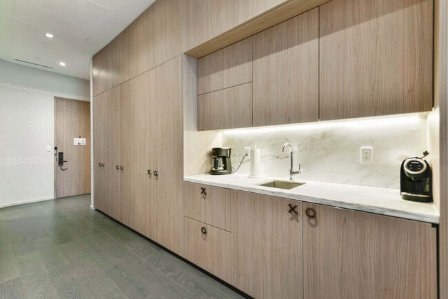 Building Photo - 801 S Miami Ave Rental