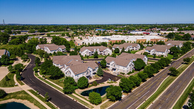 Building Photo - Hickory Pointe Rental