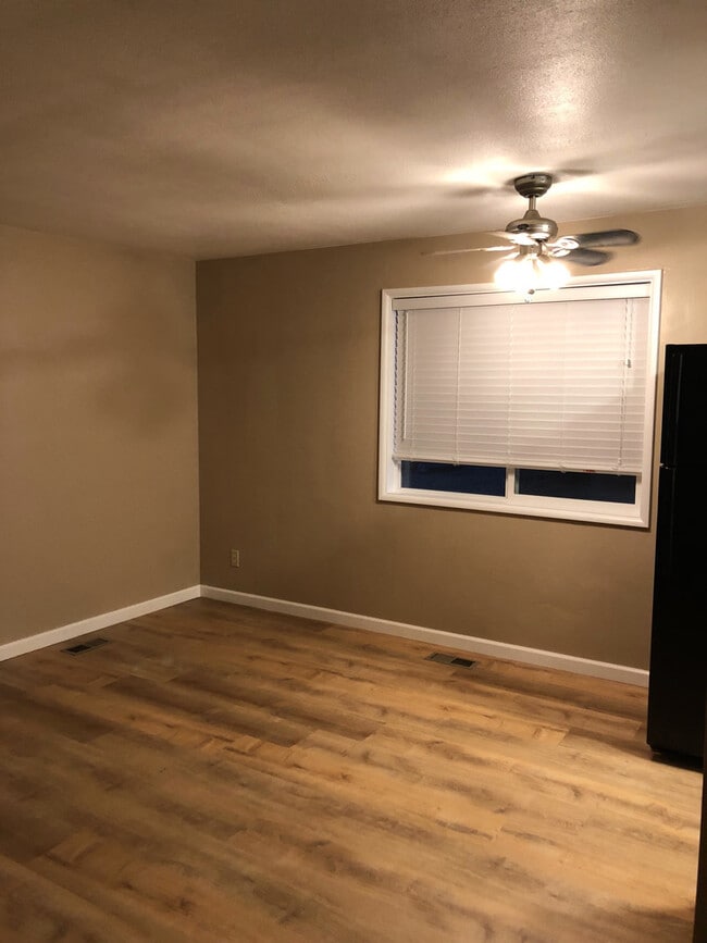 Photo - Nicely Remodeled 2 Bedroom 1 bath in NW Corvallis W/Storage Shed Unit Hayes1957