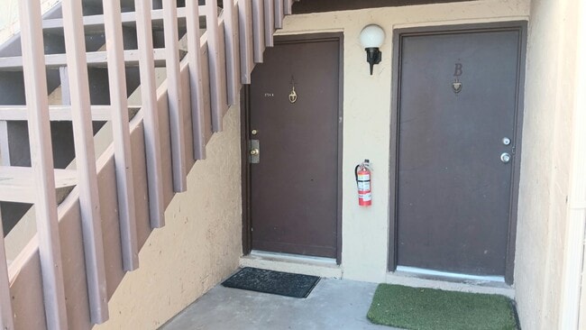 Photo - 2724 Hidden Lake Blvd