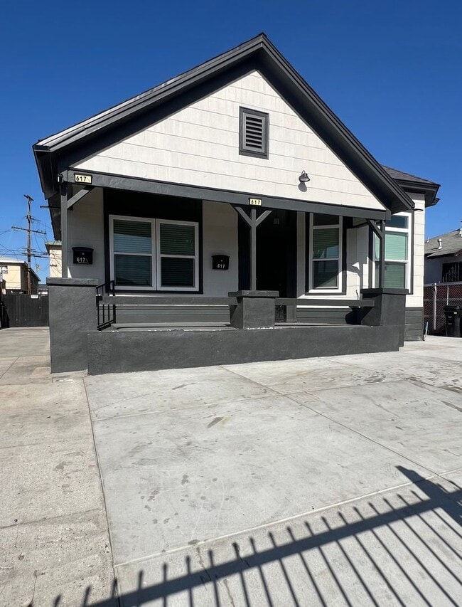 Building Photo - West 76th Unit 617