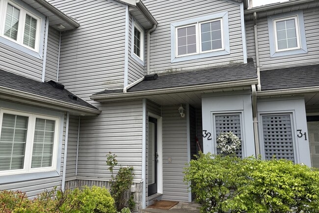 Photo - 146 Settlers Way Unit 32