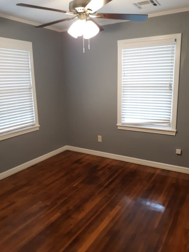 Photo - 215 S Berry St