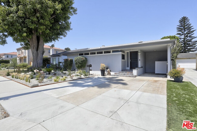 Photo - 2672 Veteran Ave