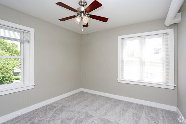 1BR, 1BA - 675 SF - Bedroom - The Austin at Midtown