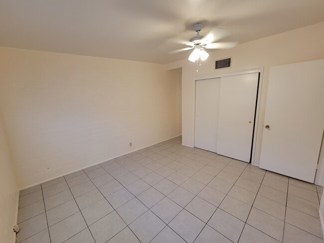 Photo - 3423 E Flower St Unidad 4