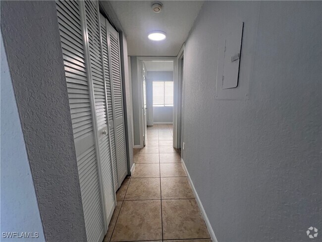 Building Photo - 4601 Bayshore Dr Unit A1 Rental