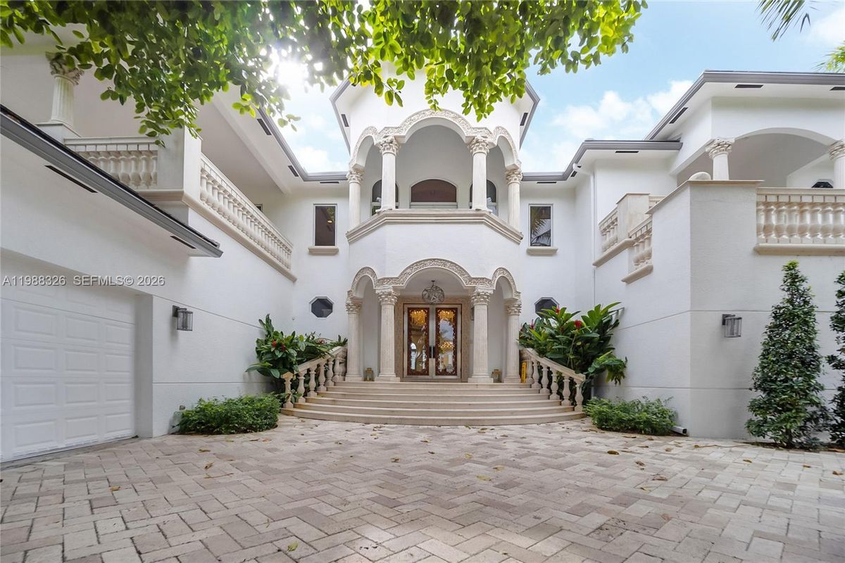 Photo - 100 Palm Ave