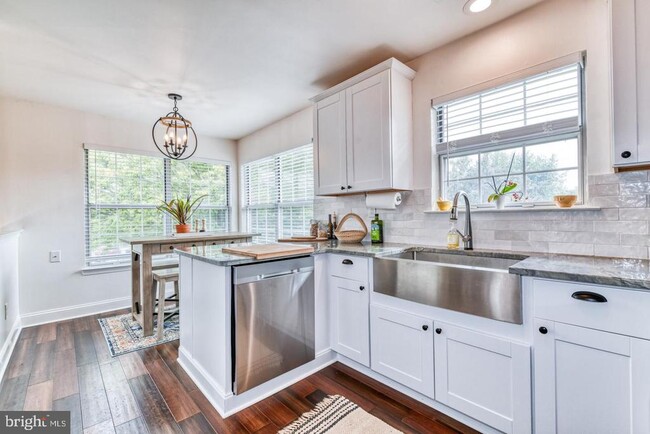 Photo - 2402 Sterling Rd
