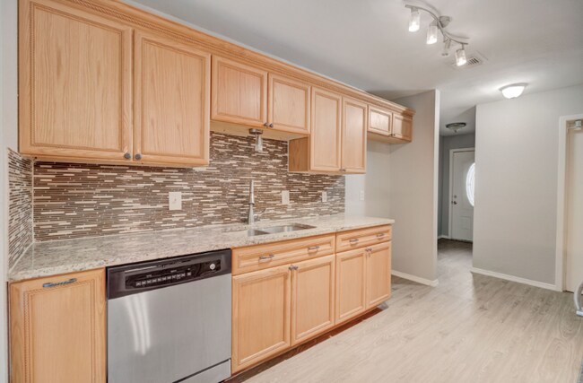 Photo - 13614 Larkbrook St