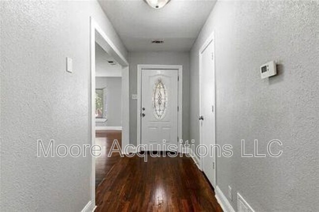 Photo - 1330 W Sears St