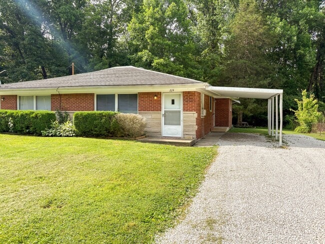Building Photo - 2 bed / 1 bath duplex in country setting