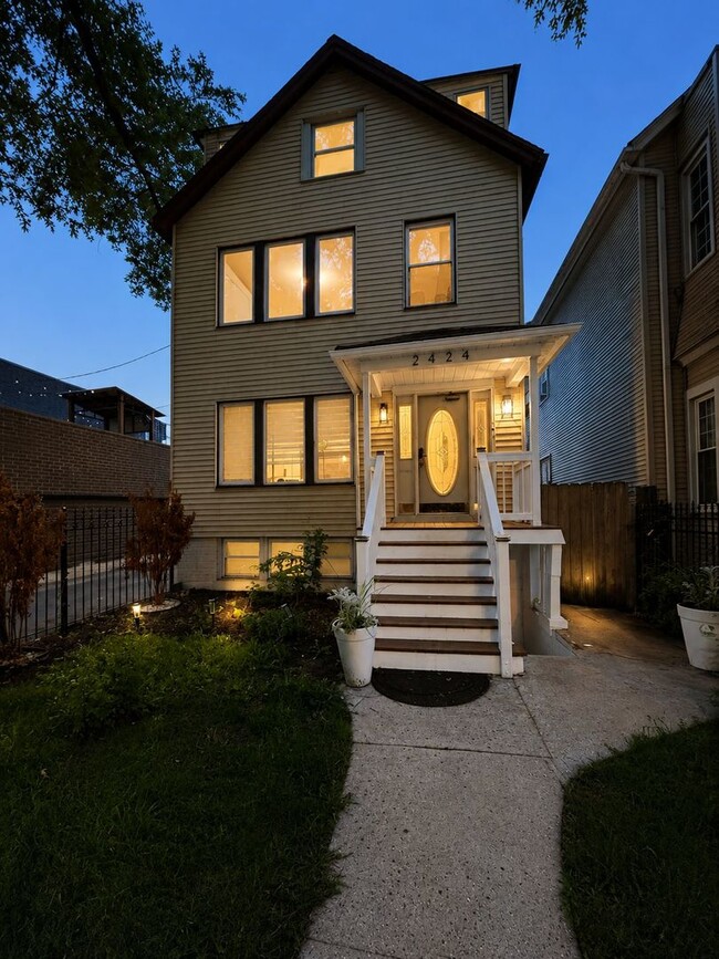 Building Photo - 2424 W Charleston St Unit 2