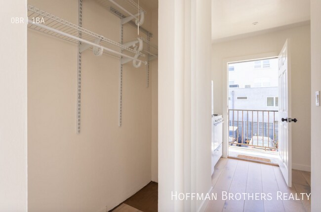 Photo - 1313 Ocean Front Walk Venice, CA 90291 Unidad 17