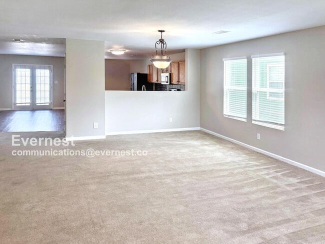 Photo - 319 Kenneth Blvd NW