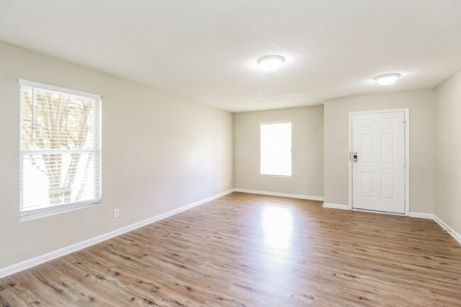 Photo - 4490 St Catherines Ct