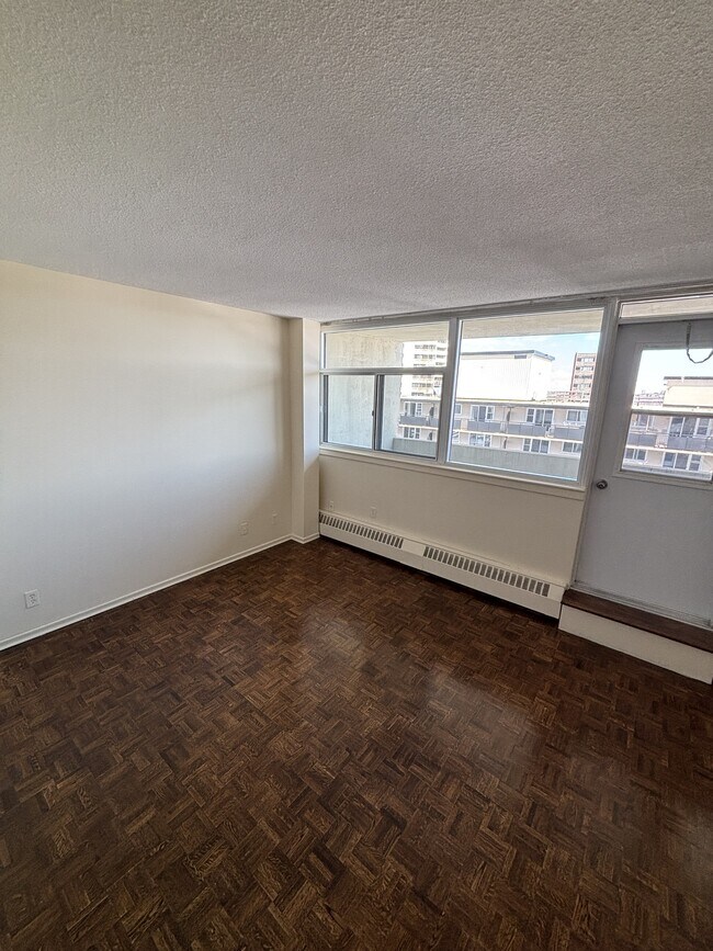 Photo - 70 McEwen Ave