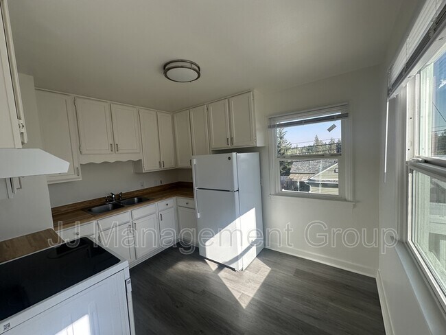 Photo - 1225 2nd St Unidad Webster Apartments