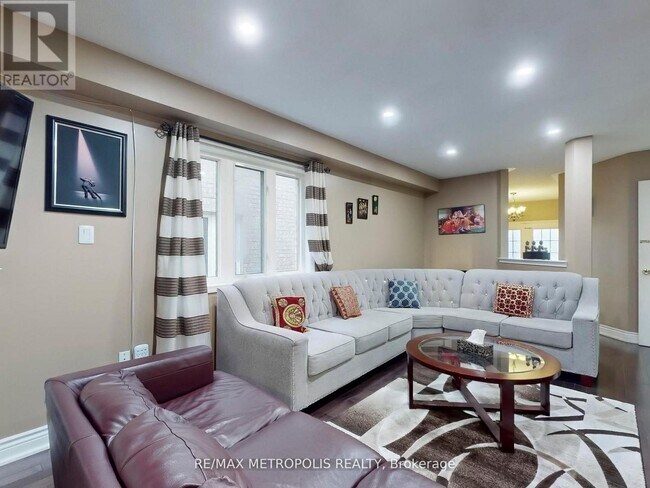 Photo - 922 Tambourine Terrace