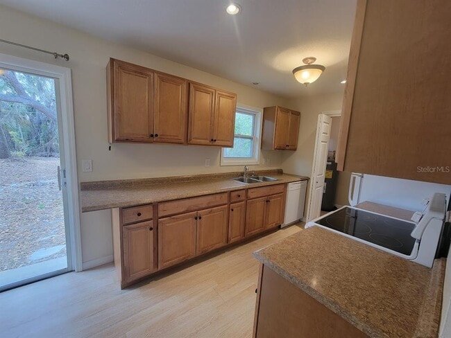 Photo - 1099 Riggs St