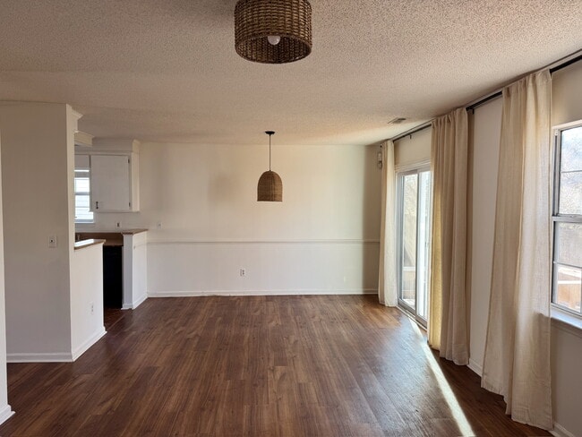 Photo - 103 Toura Ln