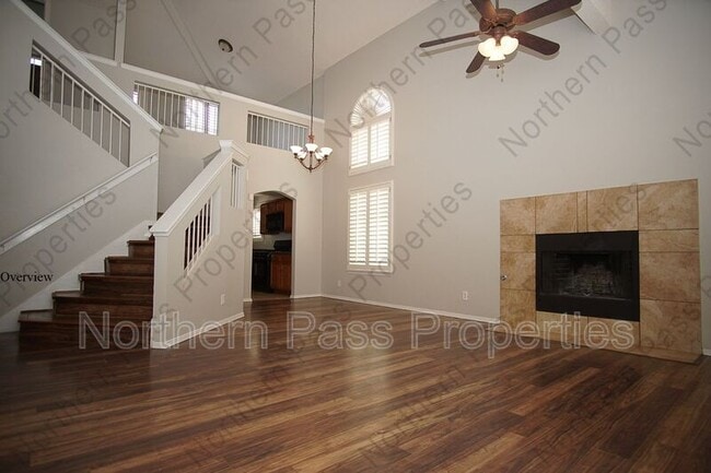 Photo - 10932 Acoma St