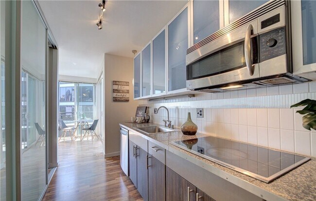 Photo - SEATTLE WATERFRONT CONDO FOR RENT w VIEWS!