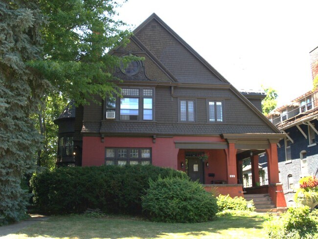 Building Photo - 390 Linwood Ave Unit 4 Rental