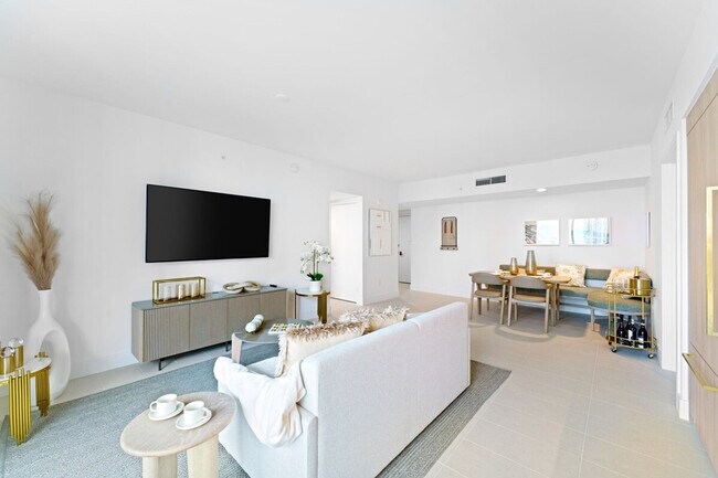 Photo - 125 NE 6th St Unidad SI ID1540472P
