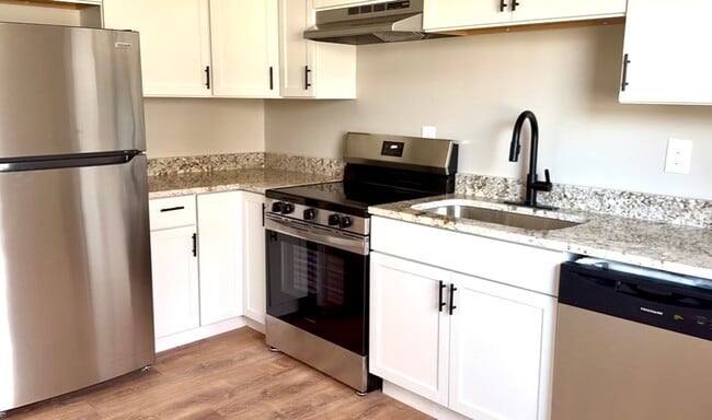 Building Photo - 5363 Burgundy Pl