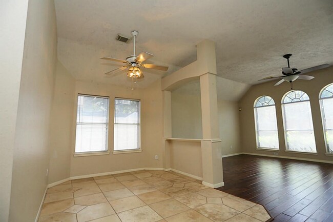 1718 Calmar Dr