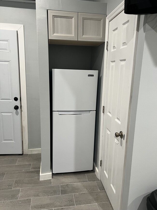 Photo - 1345 Hazel St NW Unidad Stunning Studio