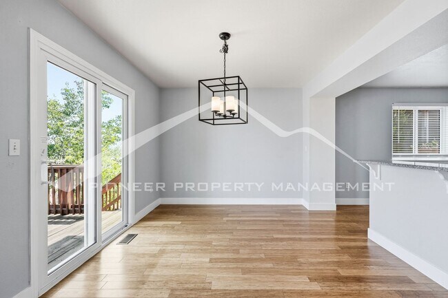 333 Sanders Cir
