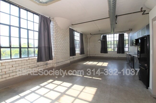 Building Photo - 8125 Michigan Ave Unit 325 Rental