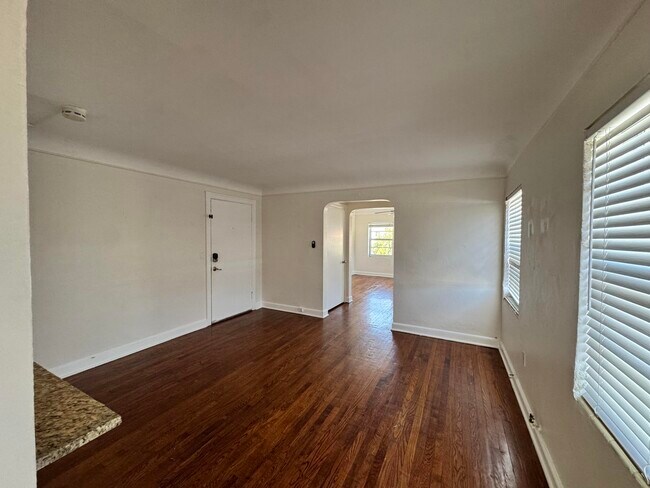 Photo - 14 S M St Unit 4