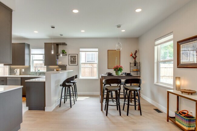 Photo - 3674 S Logan St Unidad ID1385649P