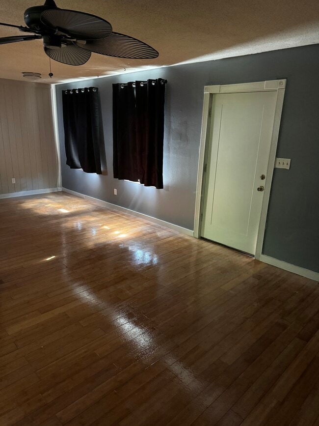 Building Photo - 1863 Nekoma Ct Unit D Rental