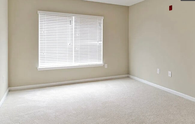 Photo - Summit Apartments