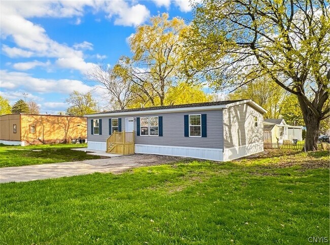 Photo - 2046 NY-5