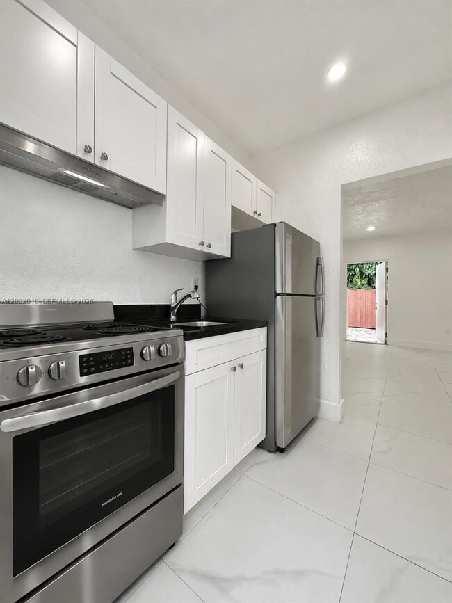 Building Photo - 156 NW 62nd St Unit 1
