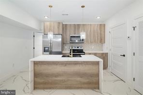 Photo - 2000 N Front St