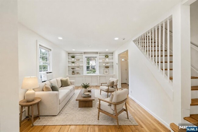 7 Burnham Pl