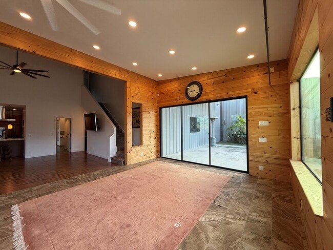 Photo - 150 Dowling Rd W