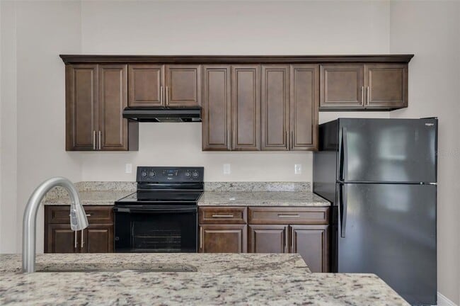 Photo - 2036 Hillview Cir