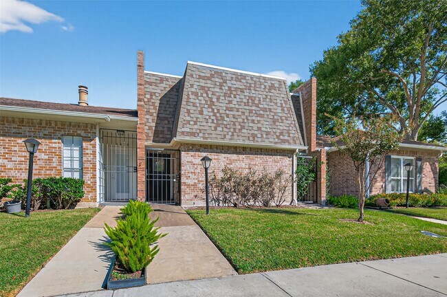 Photo - 4426 Basswood Ln